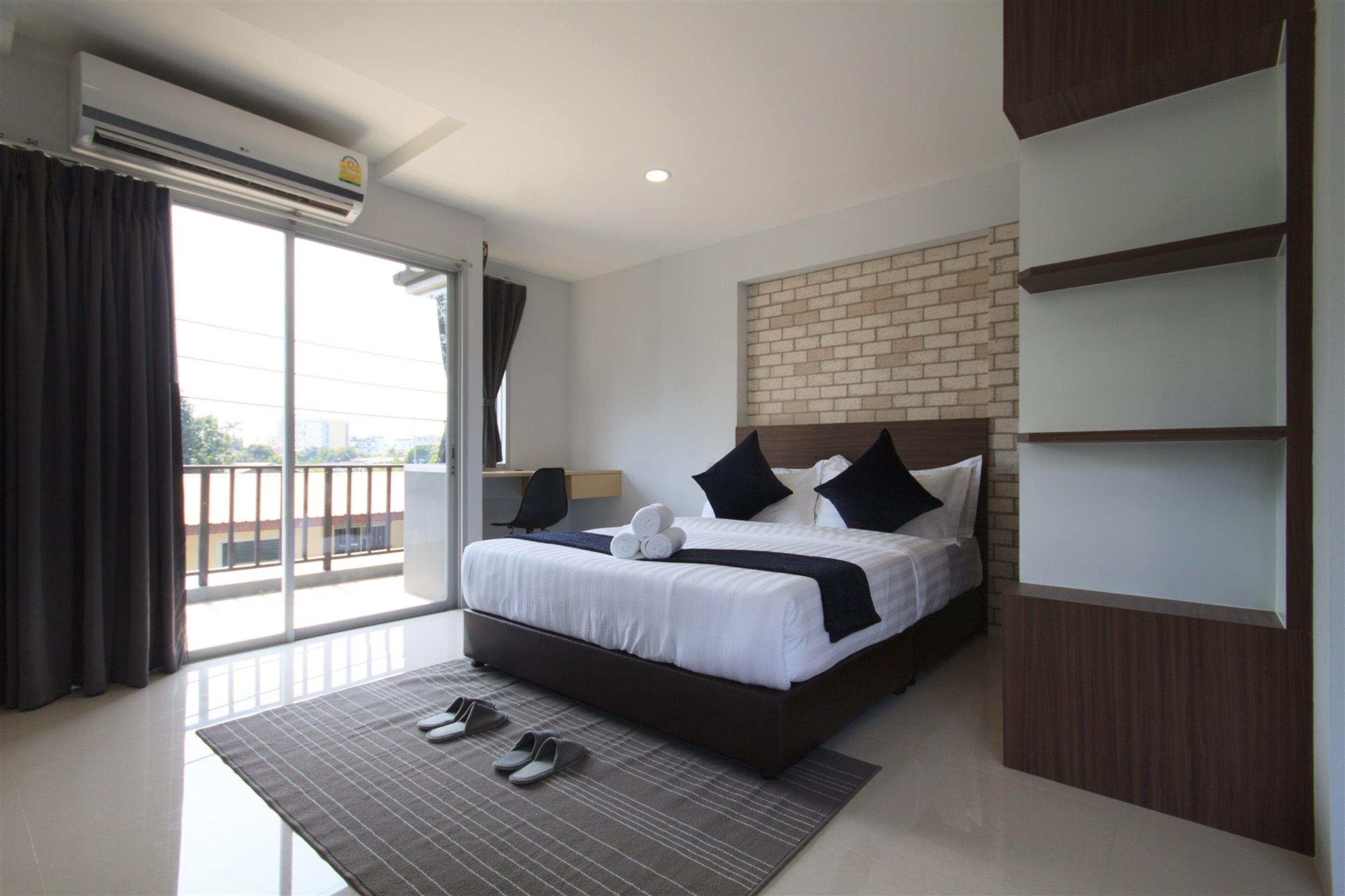 Q Space Residence Bangkok Exterior photo