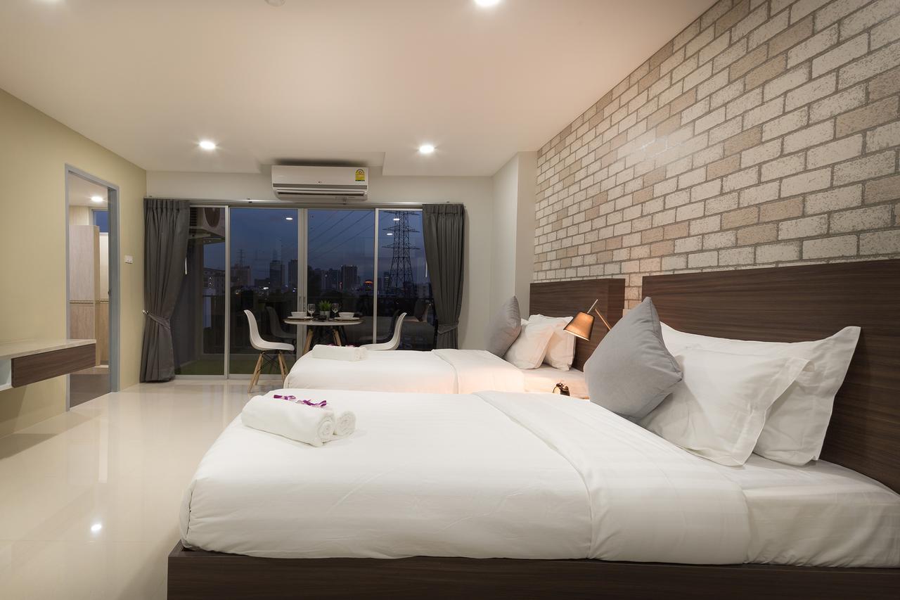 Q Space Residence Bangkok Exterior photo